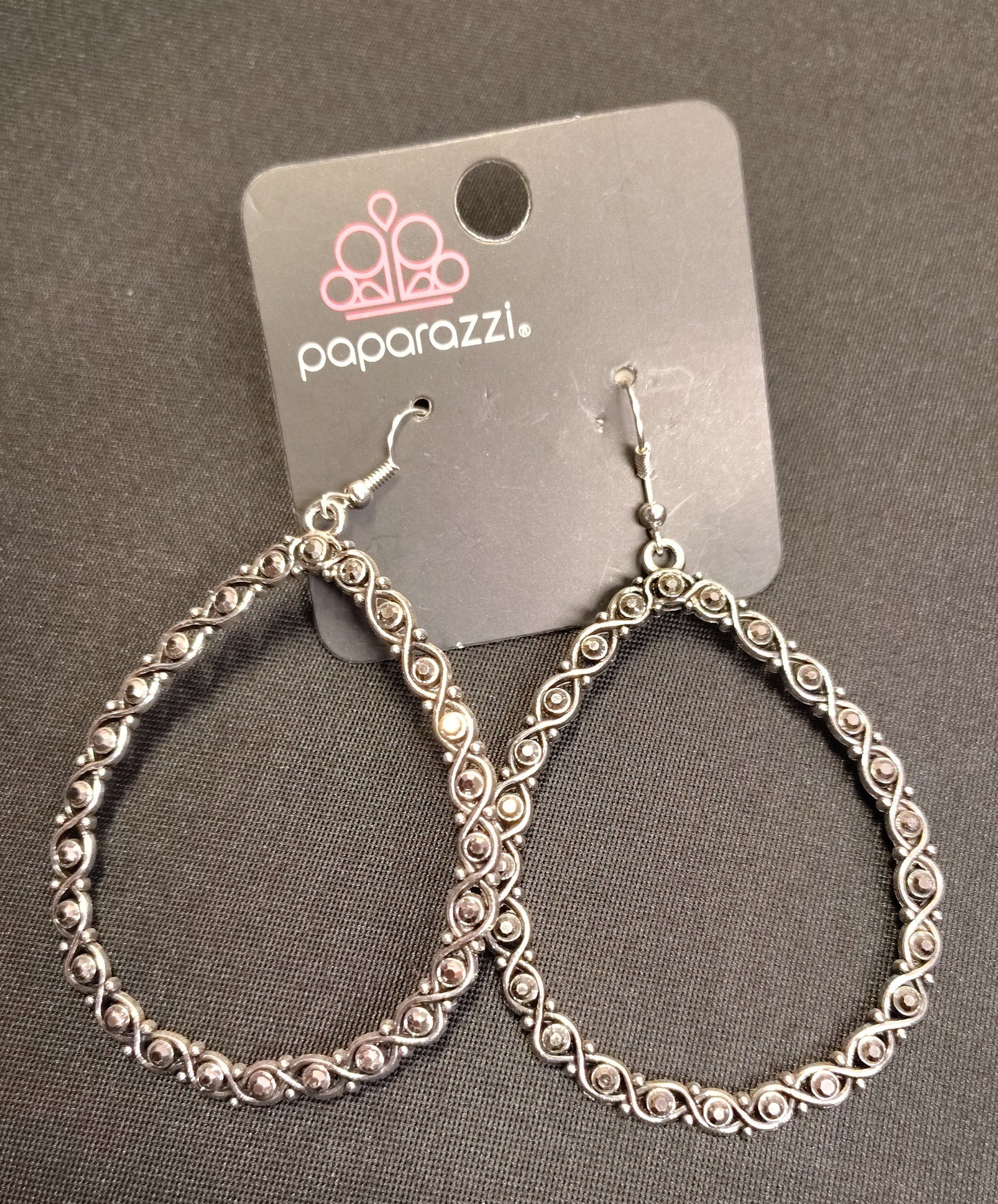 NEW - Earrings E10010