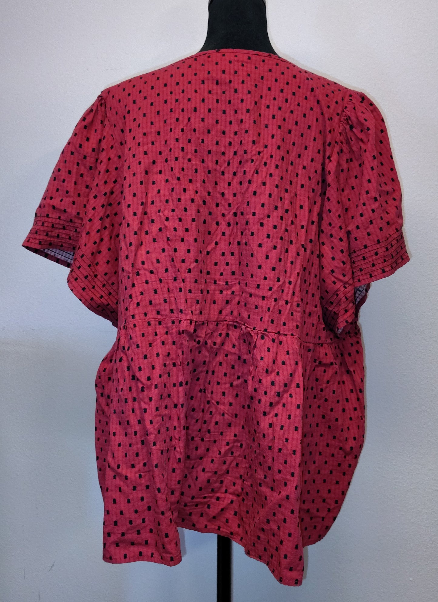 NEW - Top - Size XL - T10057