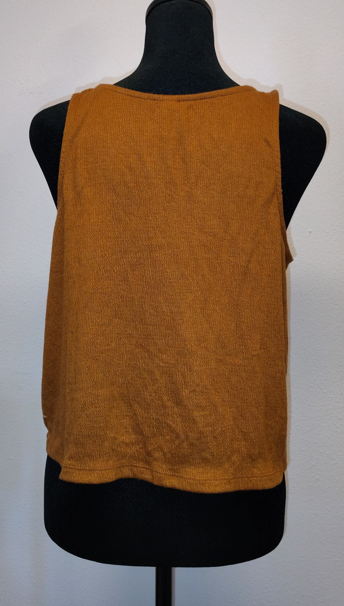 NEW - Top - Size S - T10058