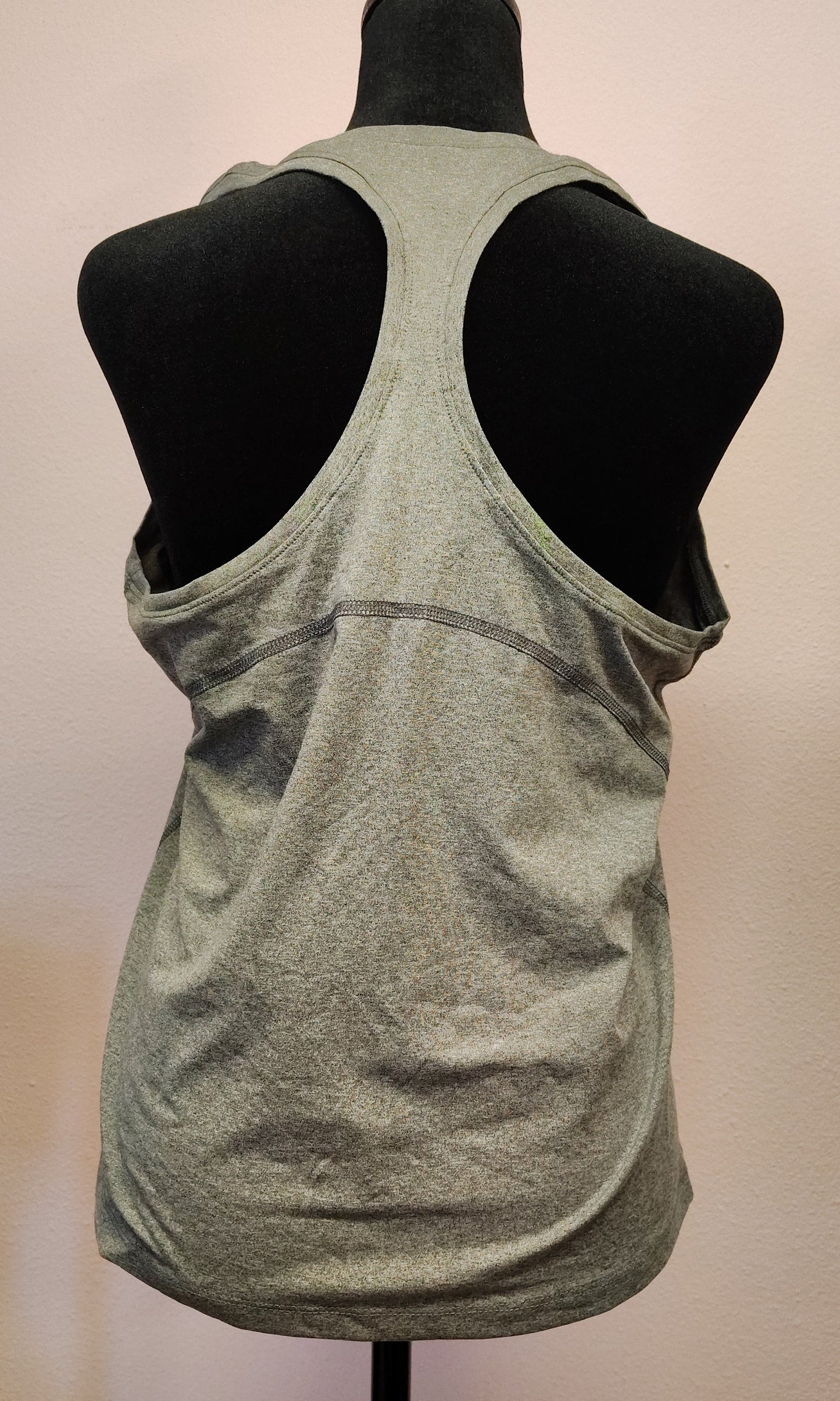 NEW - Top - Size M? - T10060