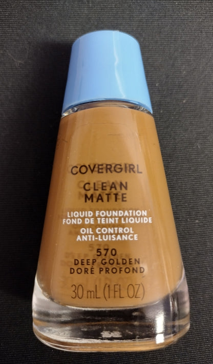 NEW - CoverGirl - Liquid Foundation - Deep Golden - M10001