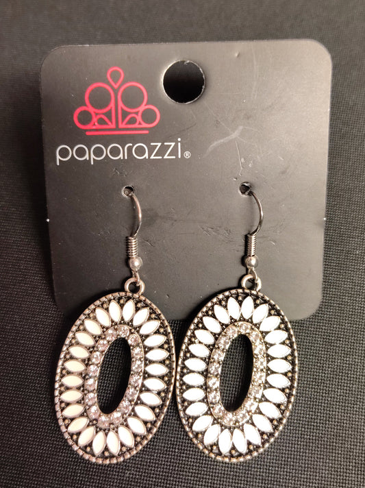 NEW - Earrings E10056