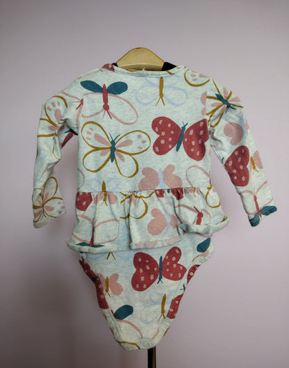 USED - Baby onsie - size 18M - BC10003