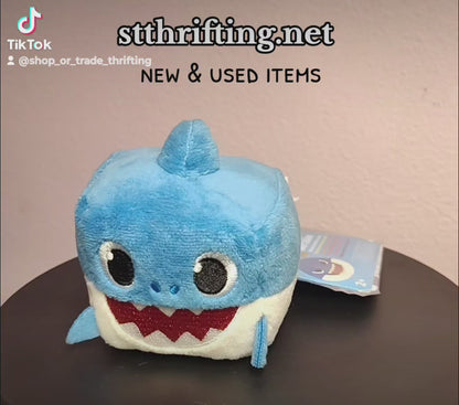 NEW - Baby Shark - Daddy Shark Plush Cube - KB10012