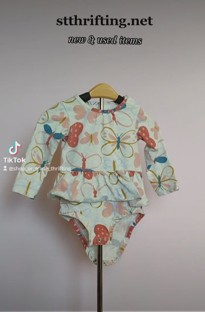 USED - Baby onsie - size 18M - BC10003