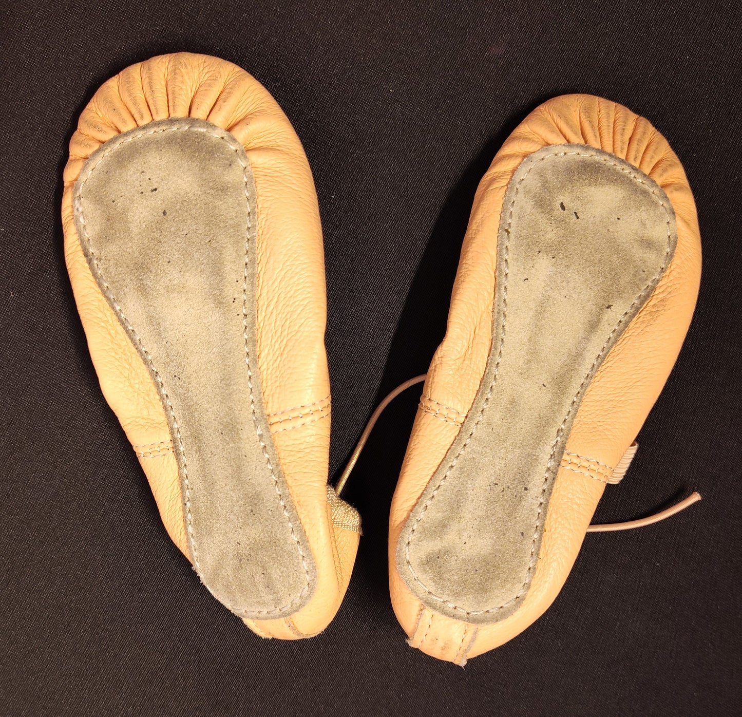 USED - Ballet Dance Shoes size 8MT - SF10005